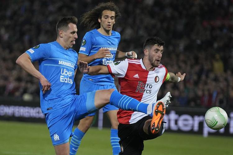 面部血痕累 面部血痕累